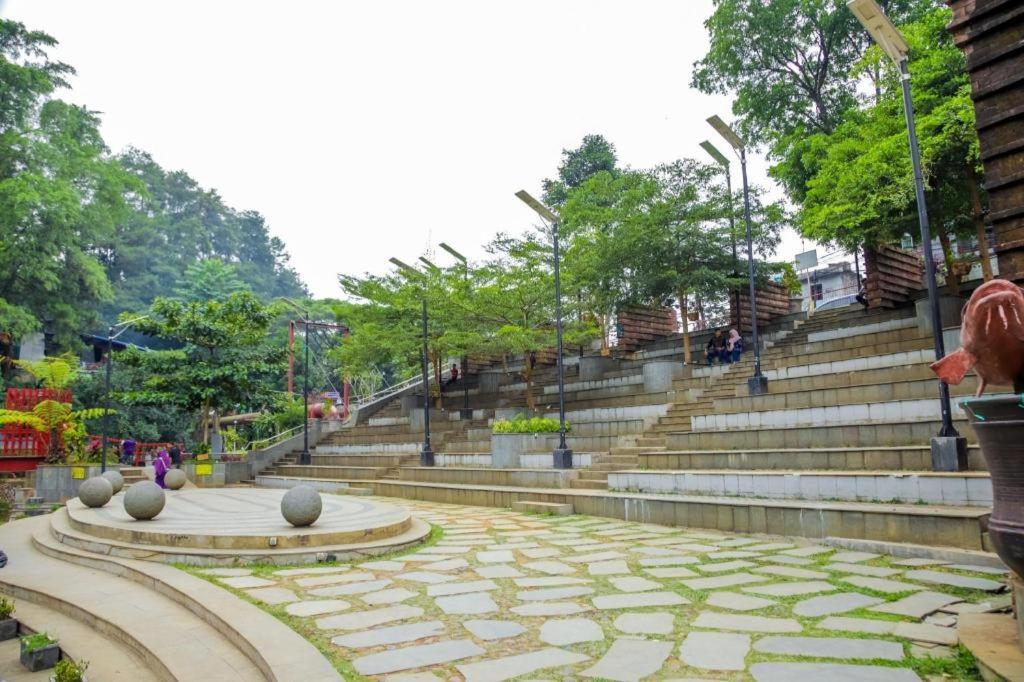 Paniisan Hotel Bandung Exterior foto